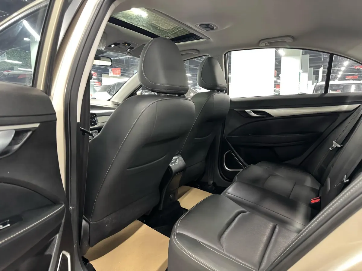 2020 Geely Emgrand 1.5L 109HP L4 5MT,autocango,china used car exporter,china ev exporter,chinese used car exporter,chinese used ev exporter