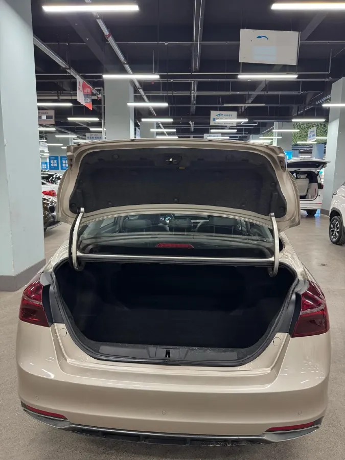 2020 Geely Emgrand 1.5L 109HP L4 5MT,autocango,china used car exporter,china ev exporter,chinese used car exporter,chinese used ev exporter