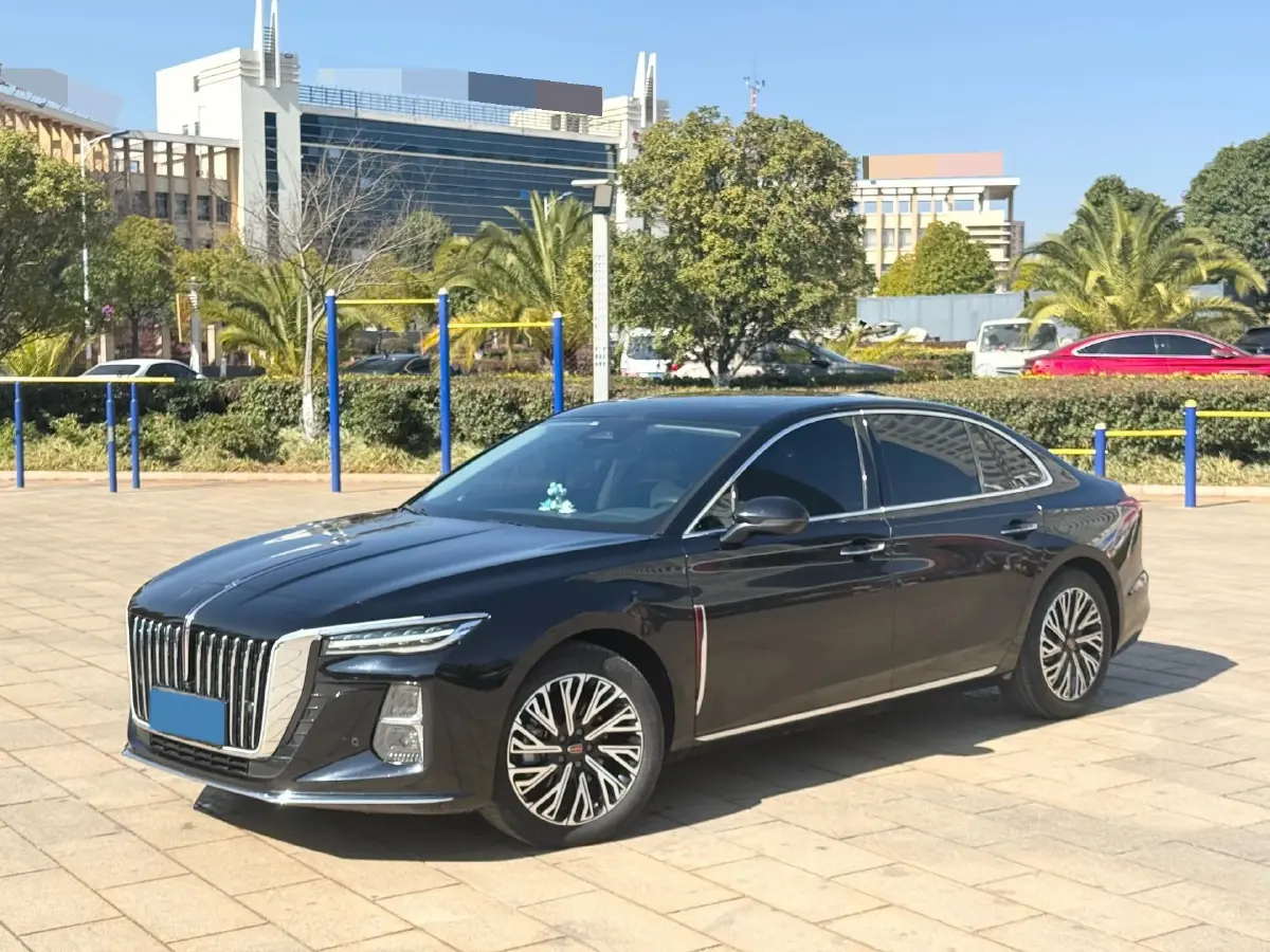 2023 HongQi H5 2.0T 224HP L4 8AT