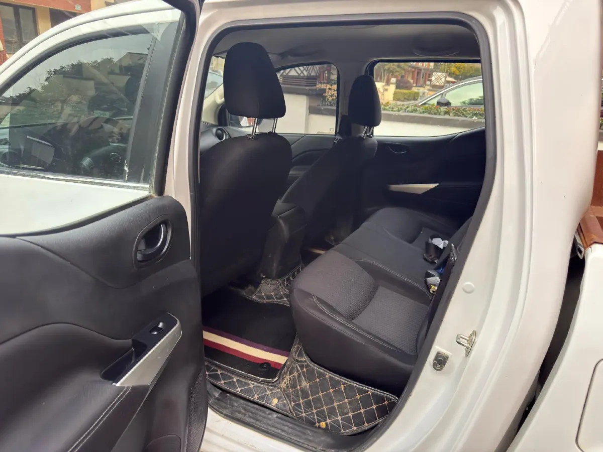 2022 Nissan Navara 2.5L 190HP L4 6MT,autocango,china used car exporter,china ev exporter,chinese used car exporter,chinese used ev exporter
