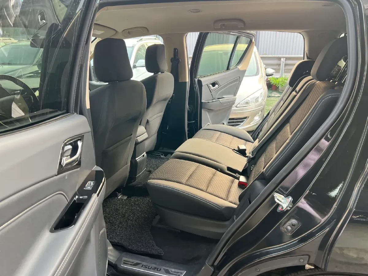 2020 Isuzu Mu-X 1.9T 166HP L4 6AT,autocango,china used car exporter,china ev exporter,chinese used car exporter,chinese used ev exporter