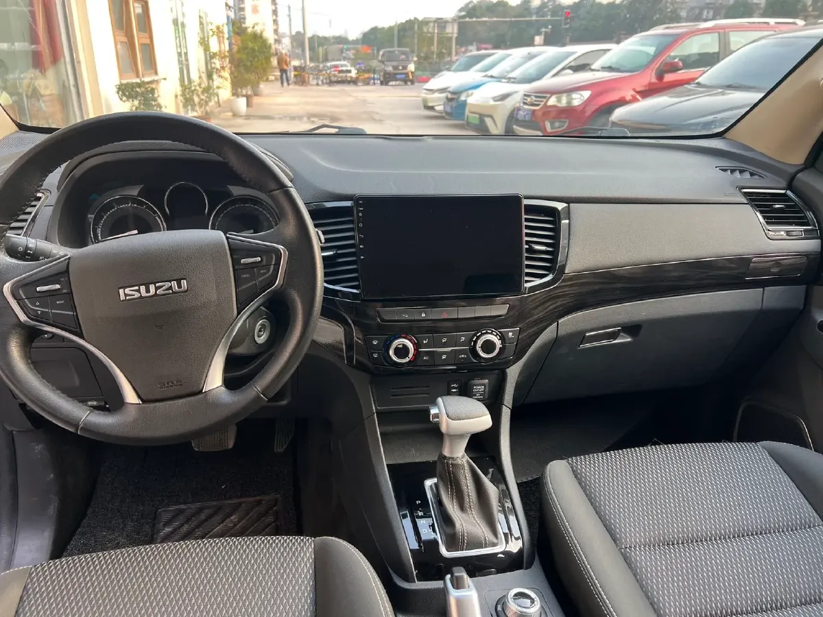 2020 Isuzu Mu-X 1.9T 166HP L4 6AT,autocango,china used car exporter,china ev exporter,chinese used car exporter,chinese used ev exporter