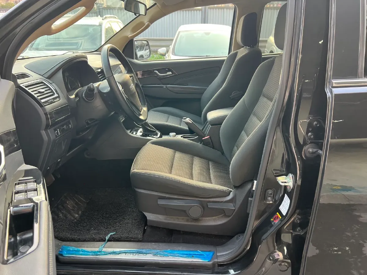 2020 Isuzu Mu-X 1.9T 166HP L4 6AT,autocango,china used car exporter,china ev exporter,chinese used car exporter,chinese used ev exporter