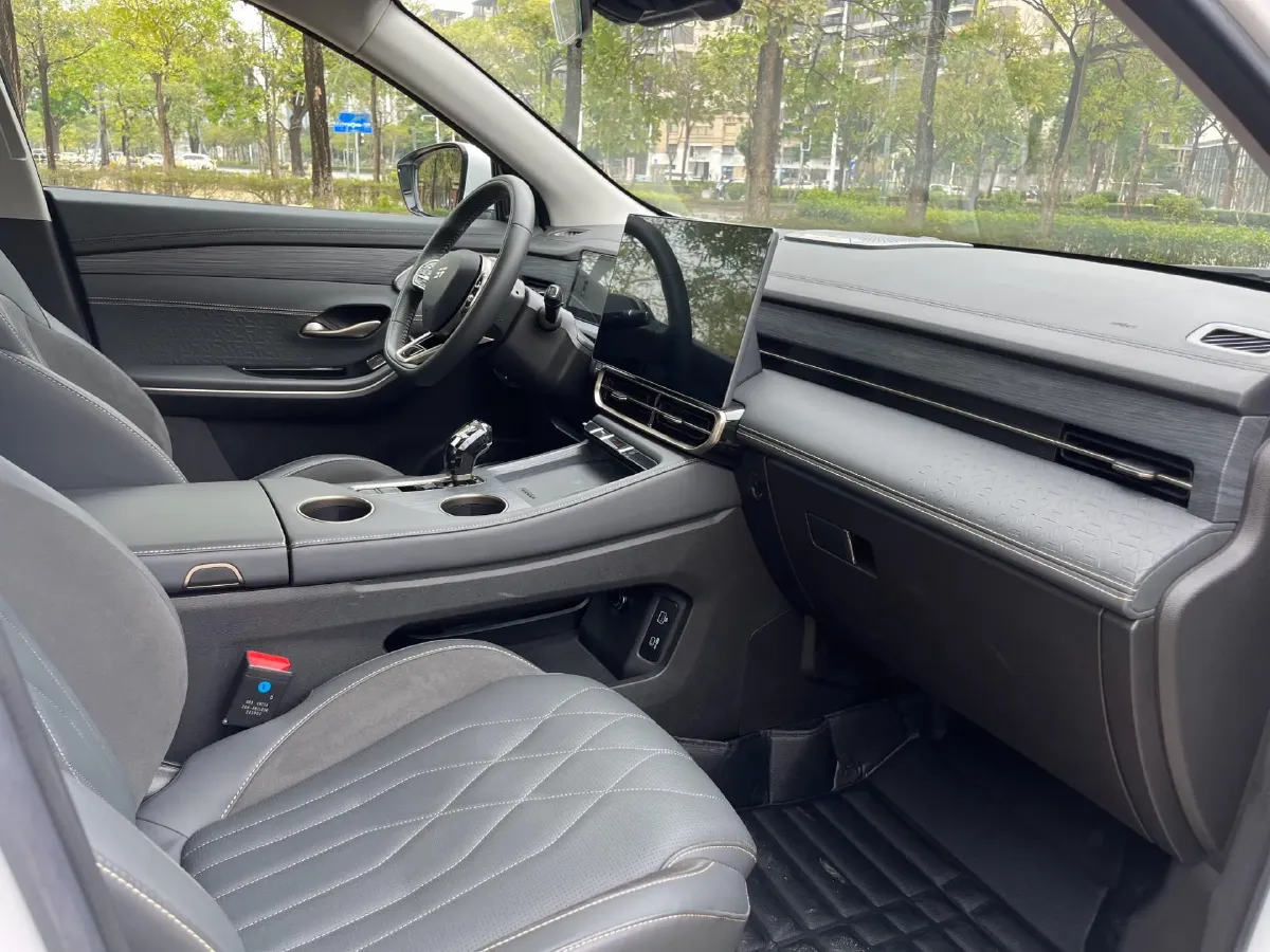 2023 Chery Tiggo 9 2.0T 261HP L4 8AT,autocango,china used car exporter,china ev exporter,chinese used car exporter,chinese used ev exporter