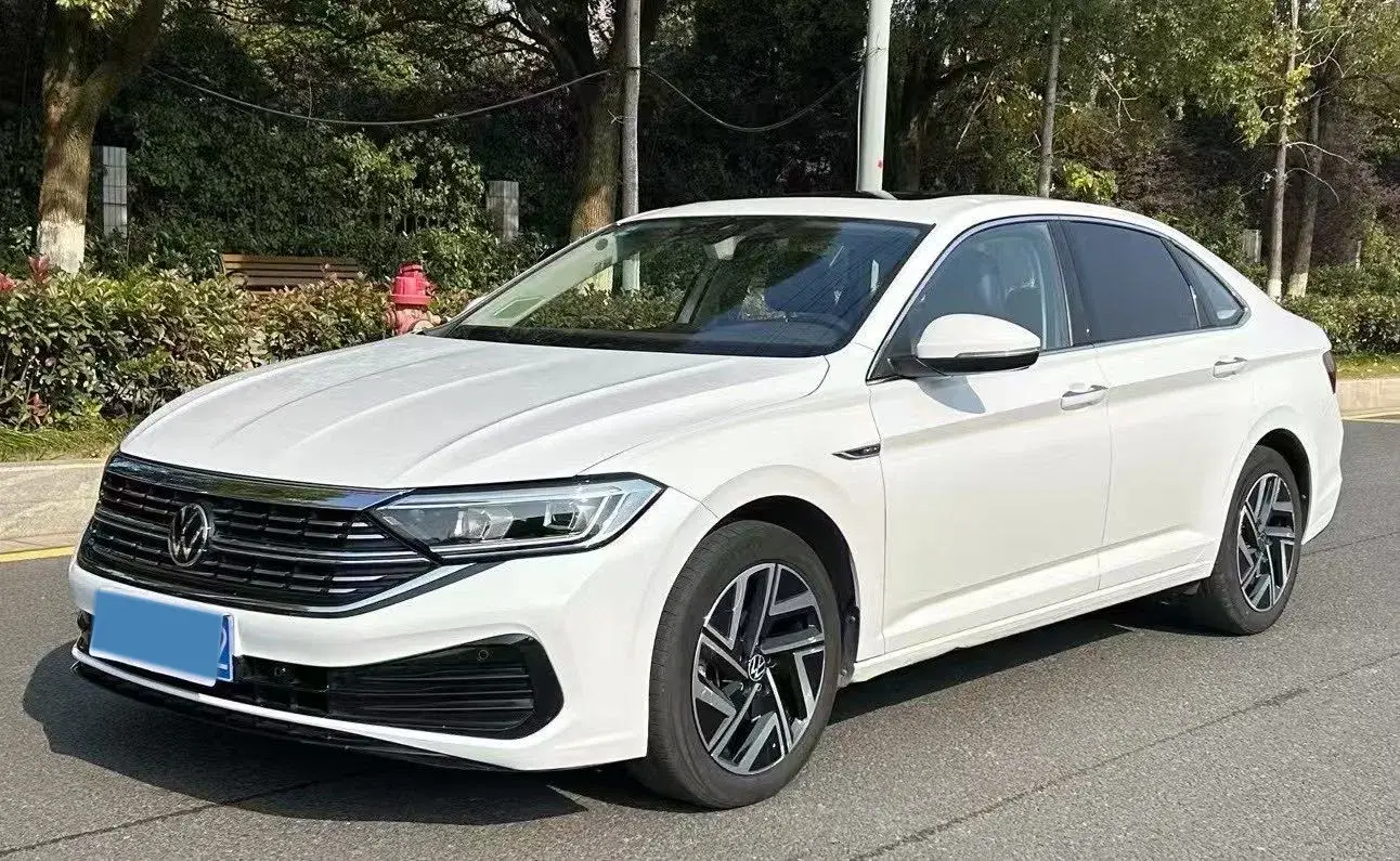 2023 Volkswagen Sagitar 1.5T 160HP L4 7DCT