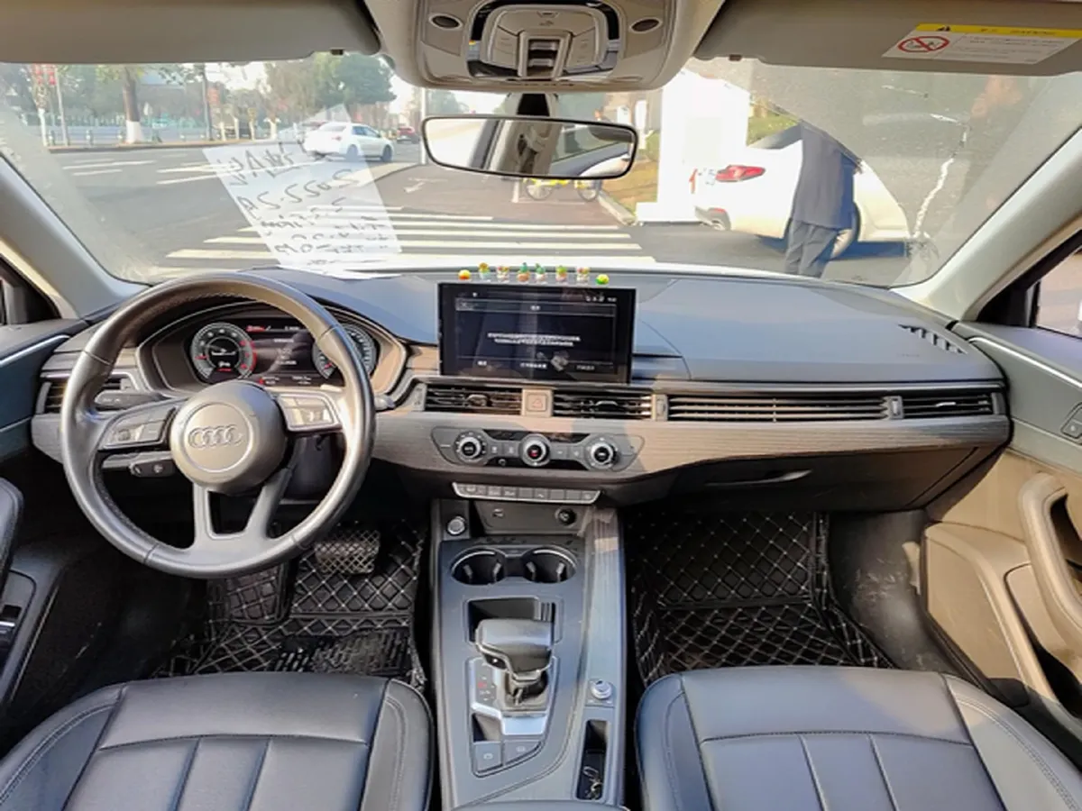 2022 Audi A4L 2.0T 190HP L4 7DCT,autocango,china used car exporter,china ev exporter,chinese used car exporter,chinese used ev exporter