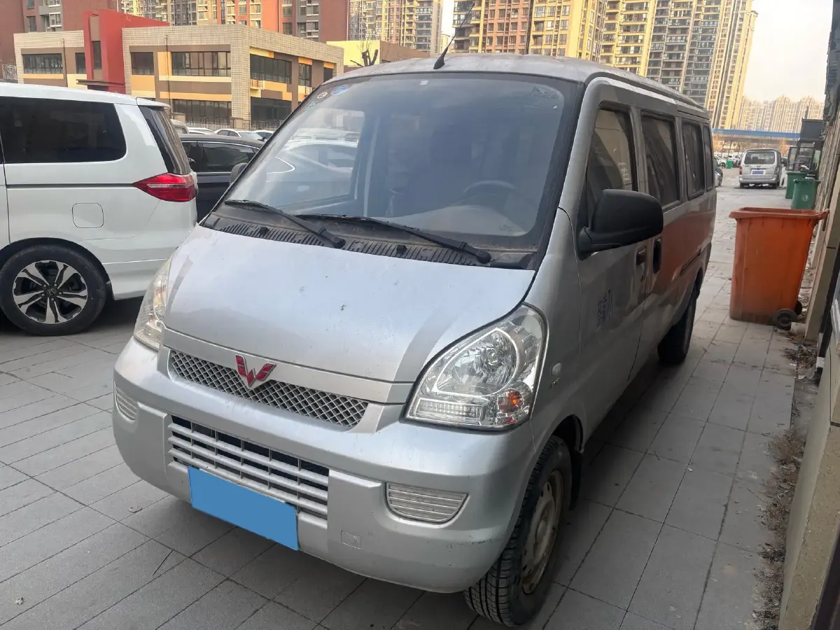 2017 WuLing RongGuang 1.5L 107HP L4 5MT