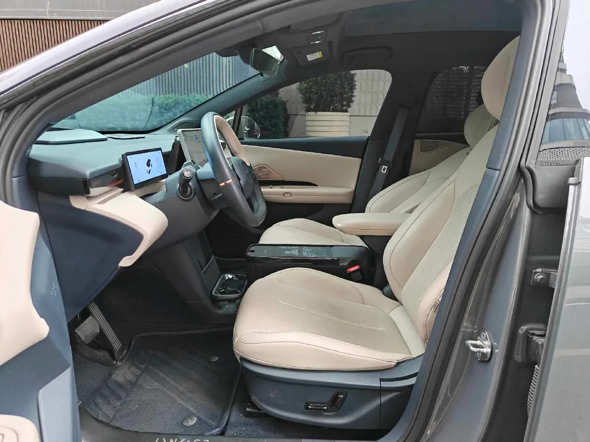 2025 Dongfeng Z9 2.0T 258HP L4 8AT,autocango,china used car exporter,china ev exporter,chinese used car exporter,chinese used ev exporter