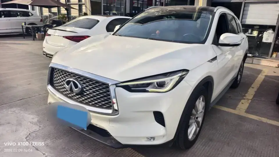 2018 Infiniti QX30 2.0T 211HP L4 7DCT