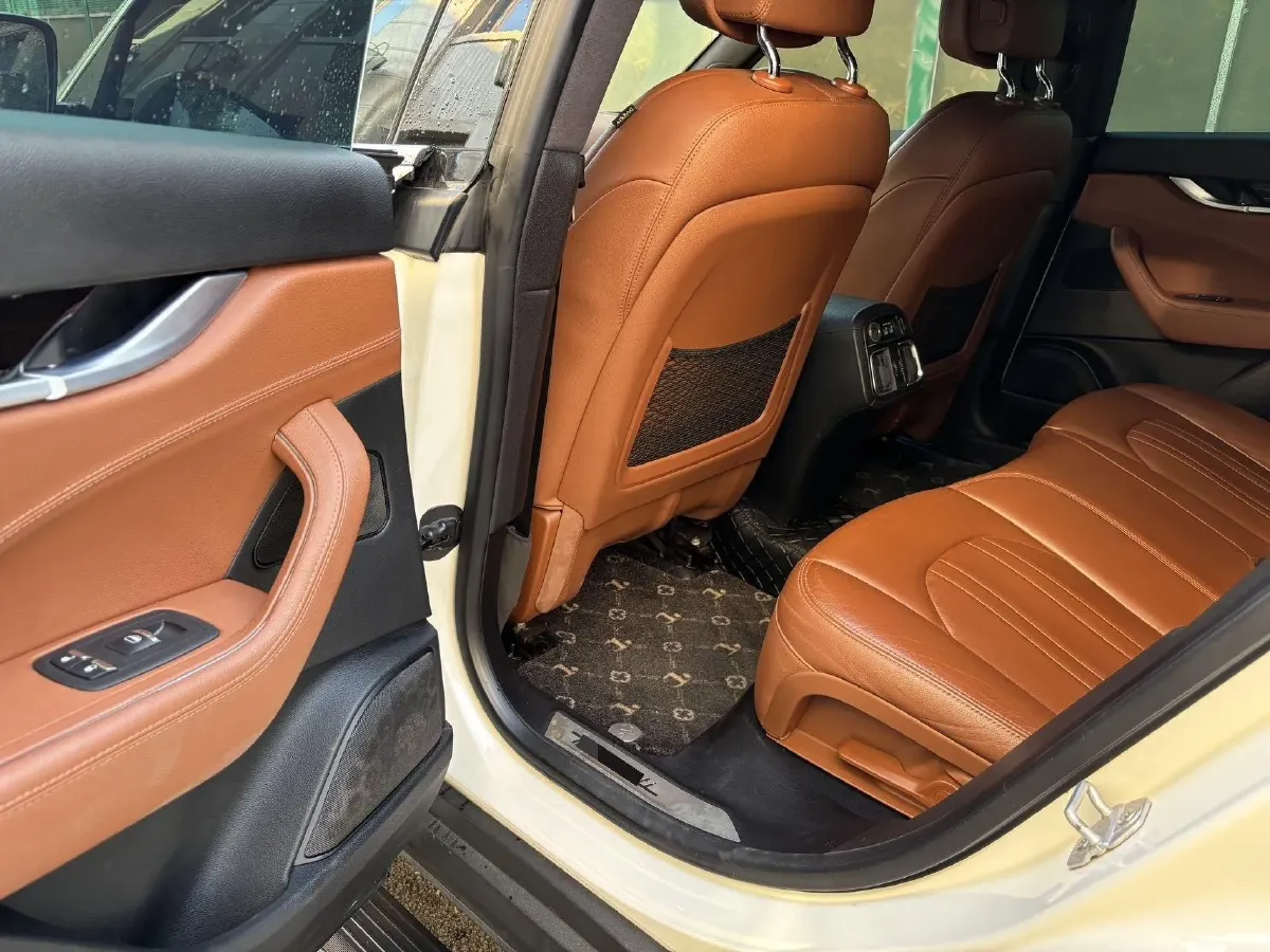 2021 Maserati Levante 3.0T 350HP V6 8AT,autocango,china used car exporter,china ev exporter,chinese used car exporter,chinese used ev exporter