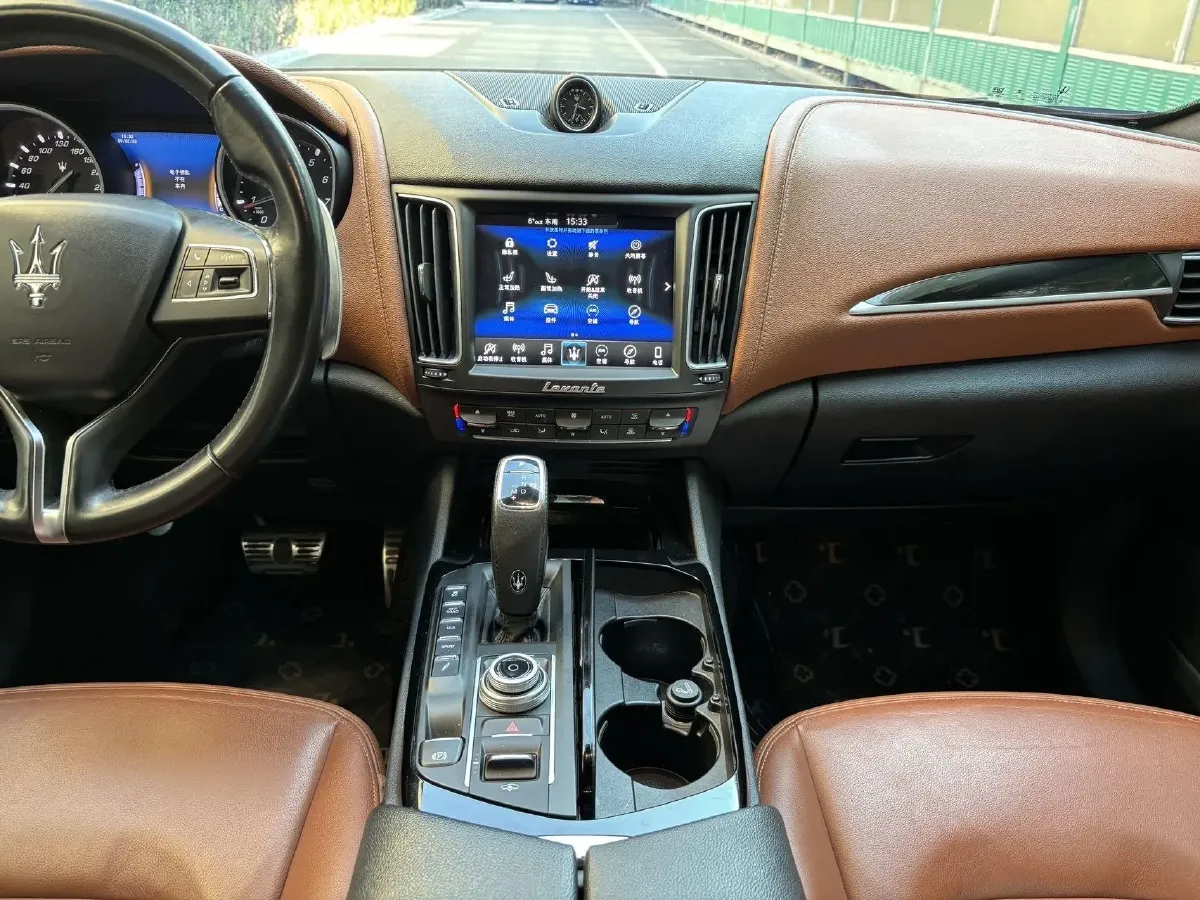 2021 Maserati Levante 3.0T 350HP V6 8AT,autocango,china used car exporter,china ev exporter,chinese used car exporter,chinese used ev exporter