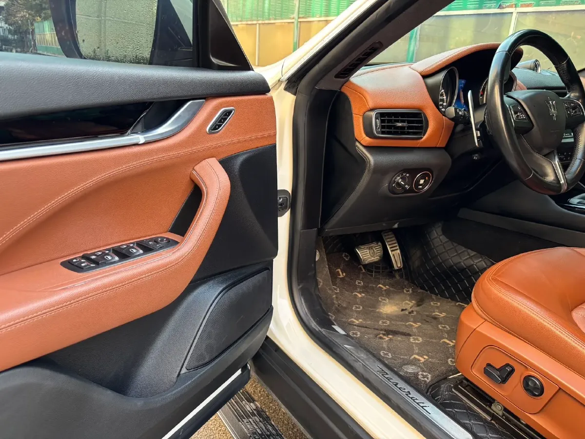 2021 Maserati Levante 3.0T 350HP V6 8AT,autocango,china used car exporter,china ev exporter,chinese used car exporter,chinese used ev exporter