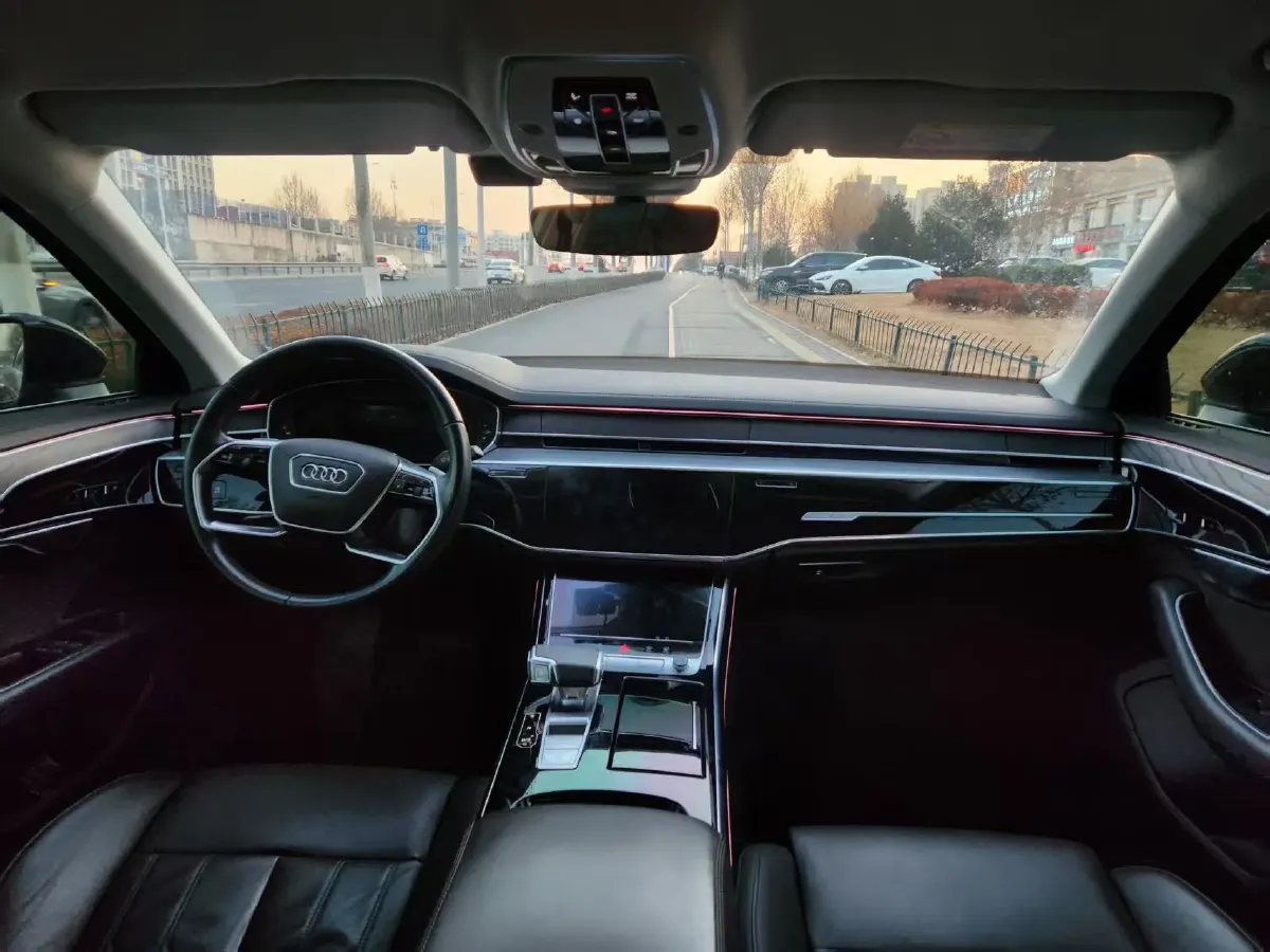 2023 Audi A8 2.0T 265HP L4 8AT,autocango,china used car exporter,china ev exporter,chinese used car exporter,chinese used ev exporter