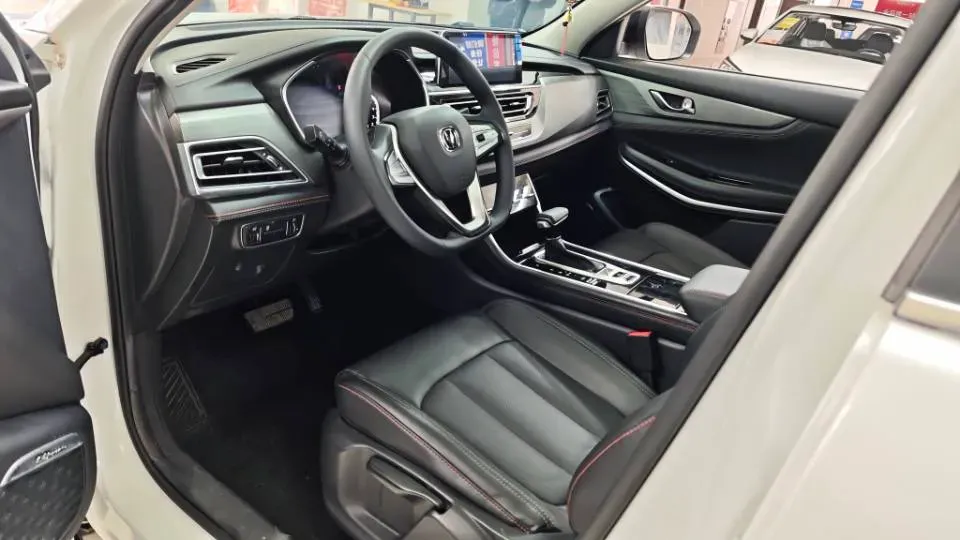 2021 ChangAn CS75 1.5T 178HP L4 7DCT,autocango,china used car exporter,china ev exporter,chinese used car exporter,chinese used ev exporter