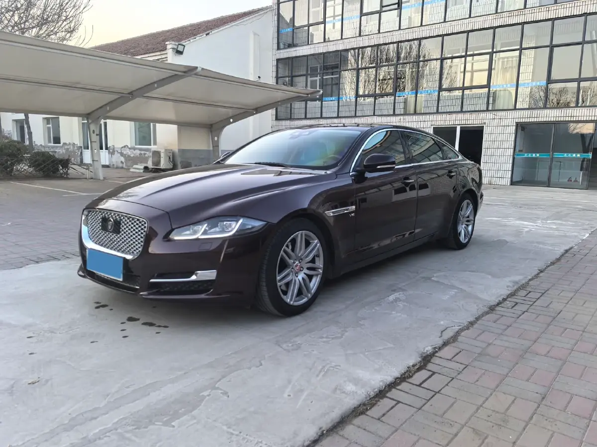 2018 Jaguar XJ 3.0T 340HP V6 8AT