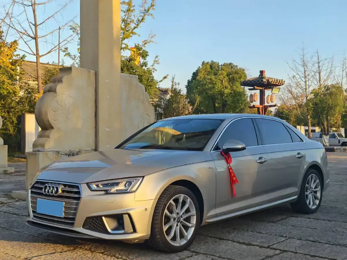 2019 Audi A4L 2.0T 190HP L4 7DCT