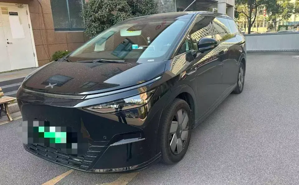 2024 Xpeng X9 BEV 84.5KWH