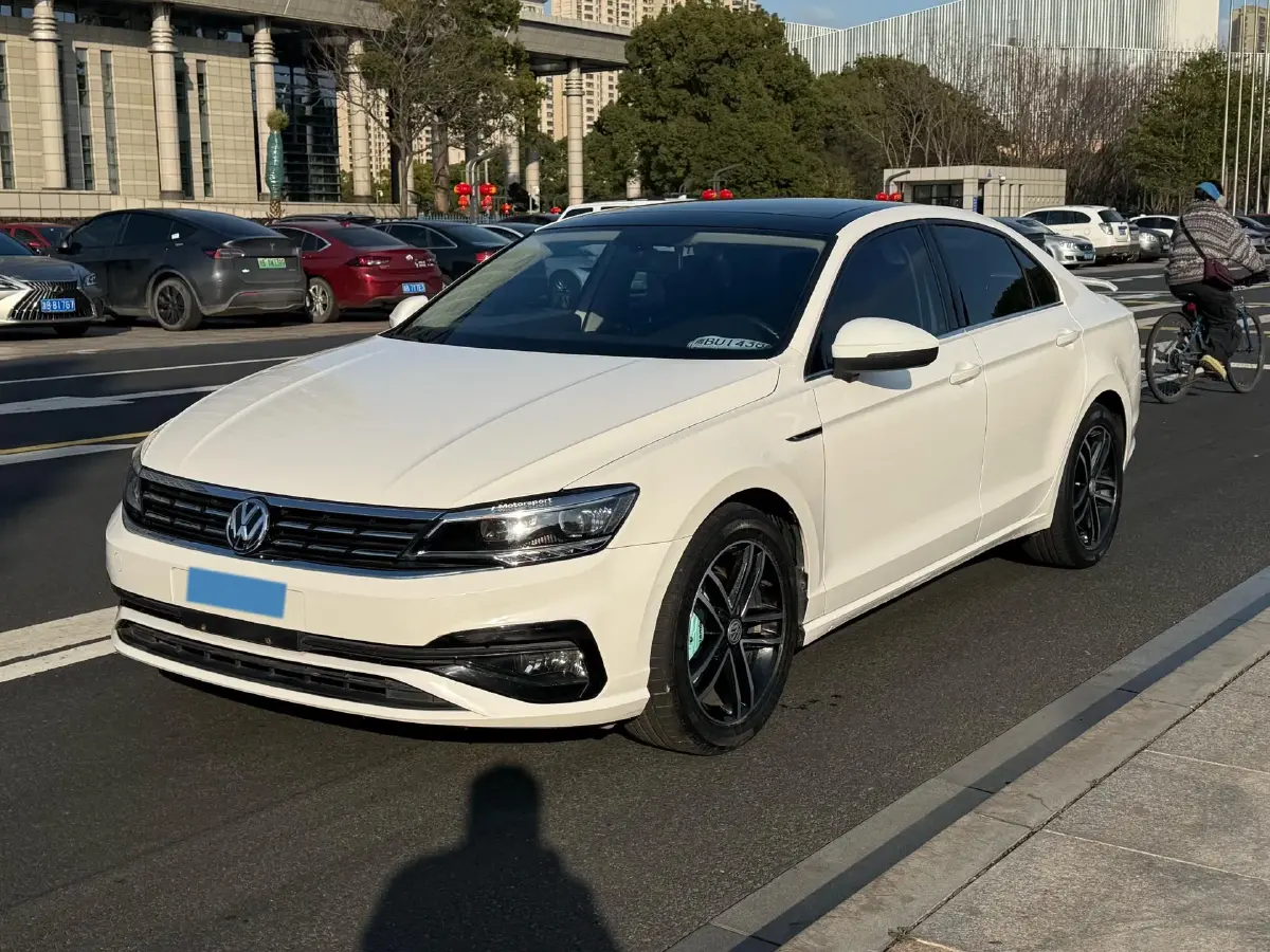 2019 Volkswagen Passat 1.4T 150HP L4 7DCT