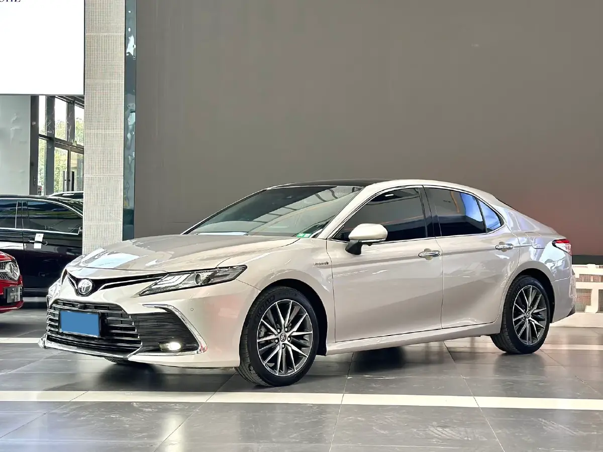 2021 Toyota Camry 2.5L 178HP L4 E-CVT Hybrid