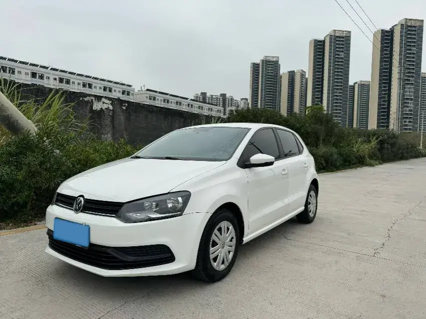 2016 Volkswagen Polo 1.4L 90HP L4 6AT