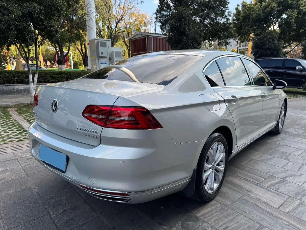 2018 Volkswagen Magotan 1.8T 180HP L4 7DCT,autocango,china used car exporter,china ev exporter,chinese used car exporter,chinese used ev exporter