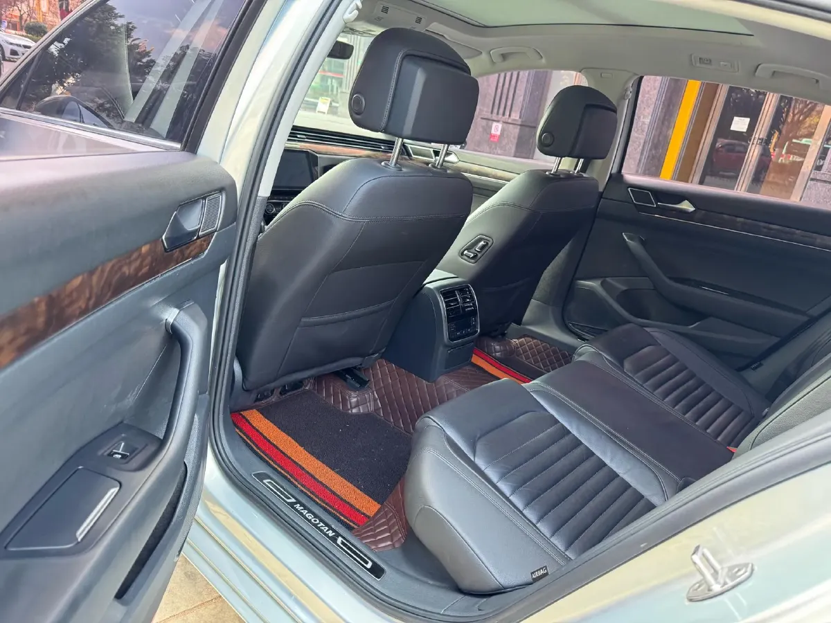 2018 Volkswagen Magotan 1.8T 180HP L4 7DCT,autocango,china used car exporter,china ev exporter,chinese used car exporter,chinese used ev exporter