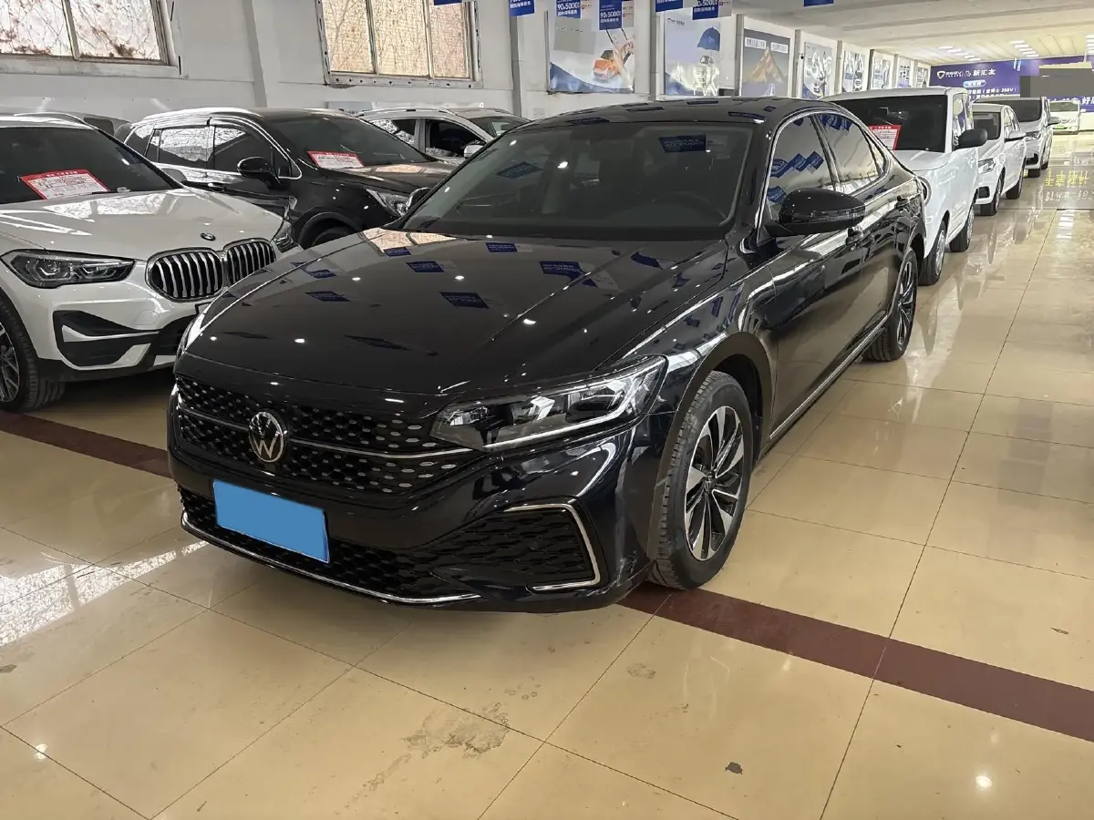 2023 Volkswagen Passat 2.0T 186HP L4 7DCT