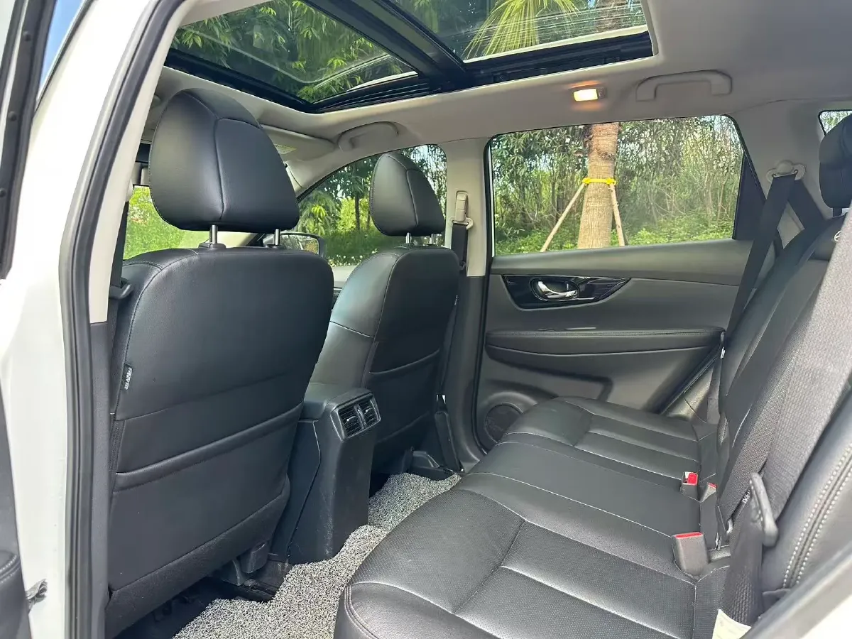 2020 Nissan X-Trail 2.0L 154HP L4 CVT,autocango,china used car exporter,china ev exporter,chinese used car exporter,chinese used ev exporter