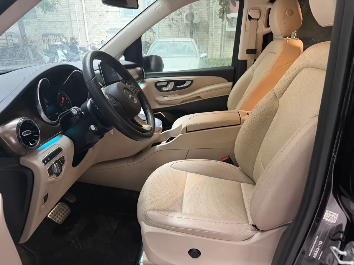 2020 Mercedes-Benz V Class 2.0T 211HP L4 9AT,autocango,china used car exporter,china ev exporter,chinese used car exporter,chinese used ev exporter