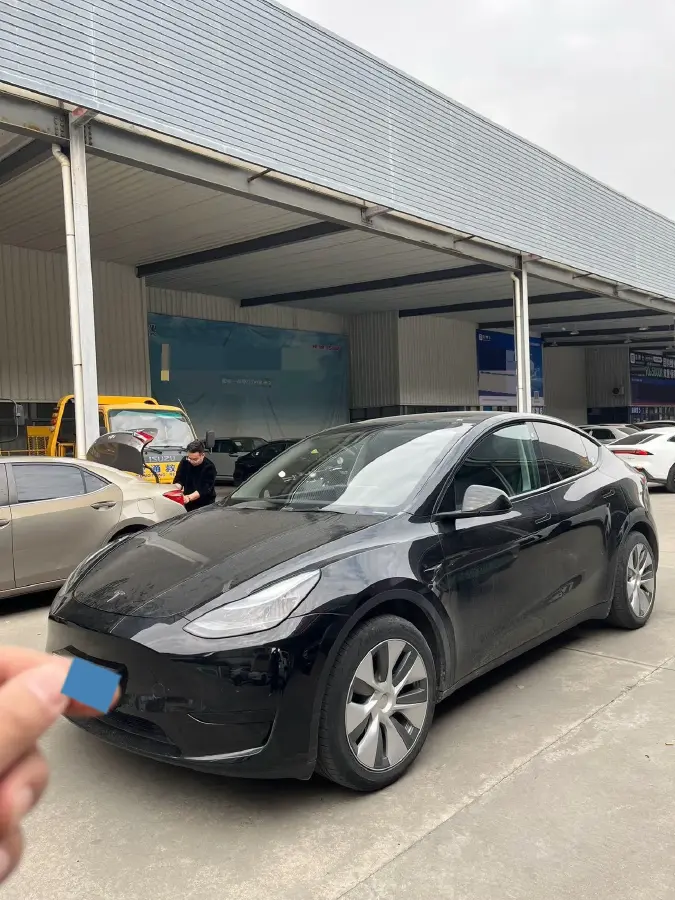 2022 Tesla Model Y BEV 60KWH