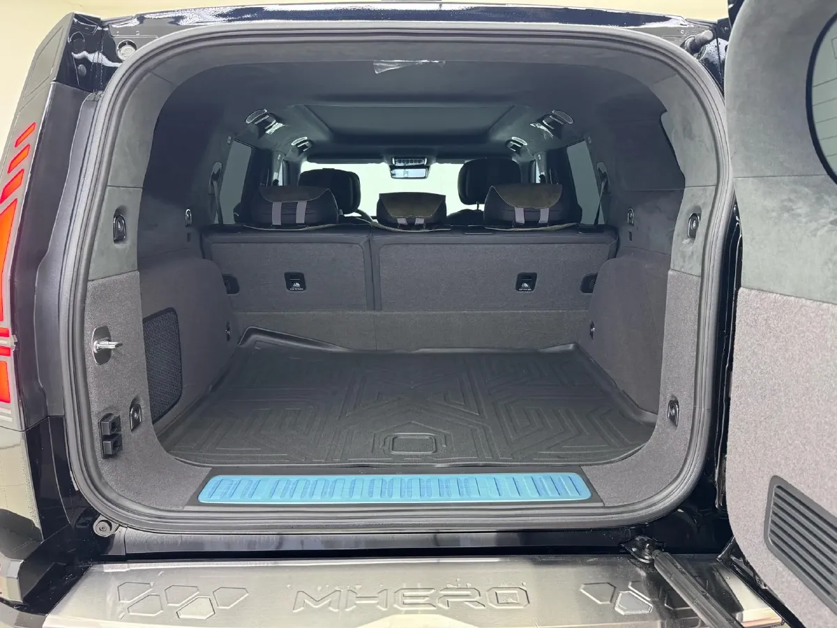 2025 M Hero WarriorM817 1.5T 197HP L4 2DHT PHEV,autocango,china used car exporter,china ev exporter,chinese used car exporter,chinese used ev exporter