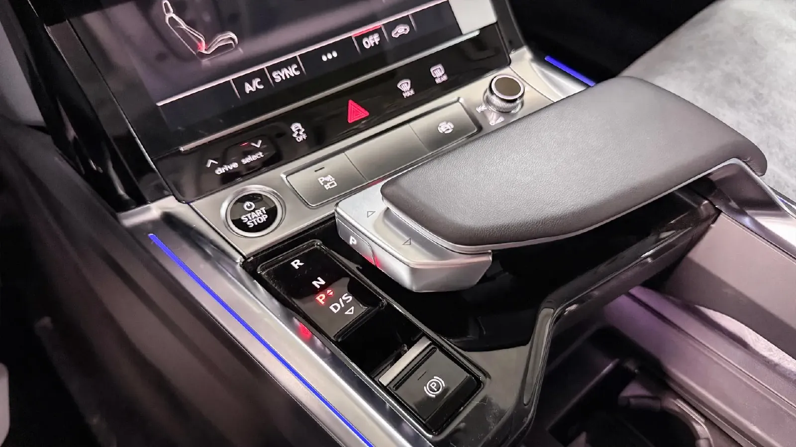 2021 Audi e-tron BEV 96.7KWH,autocango,china used car exporter,china ev exporter,chinese used car exporter,chinese used ev exporter