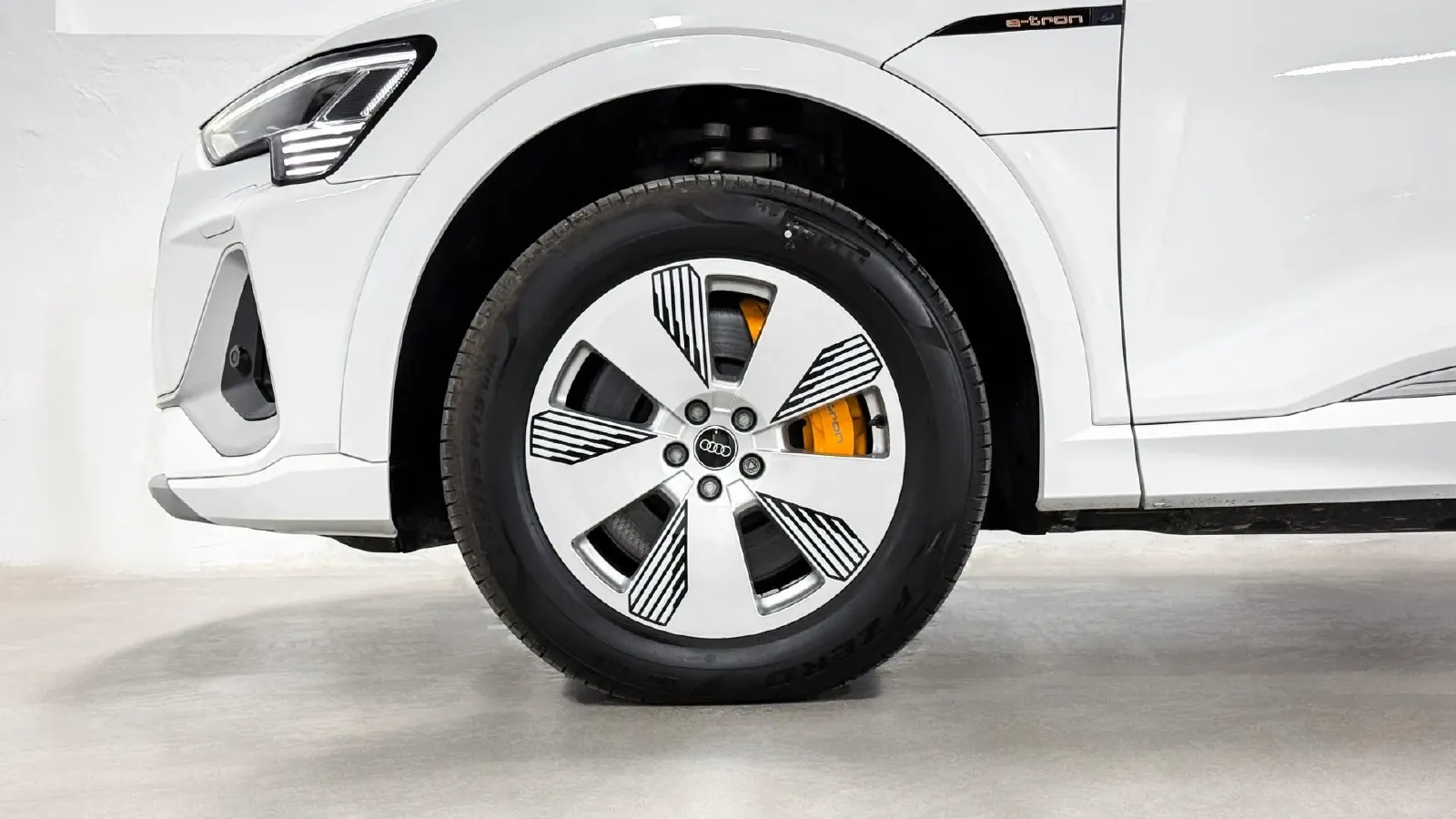 2021 Audi e-tron BEV 96.7KWH,autocango,china used car exporter,china ev exporter,chinese used car exporter,chinese used ev exporter