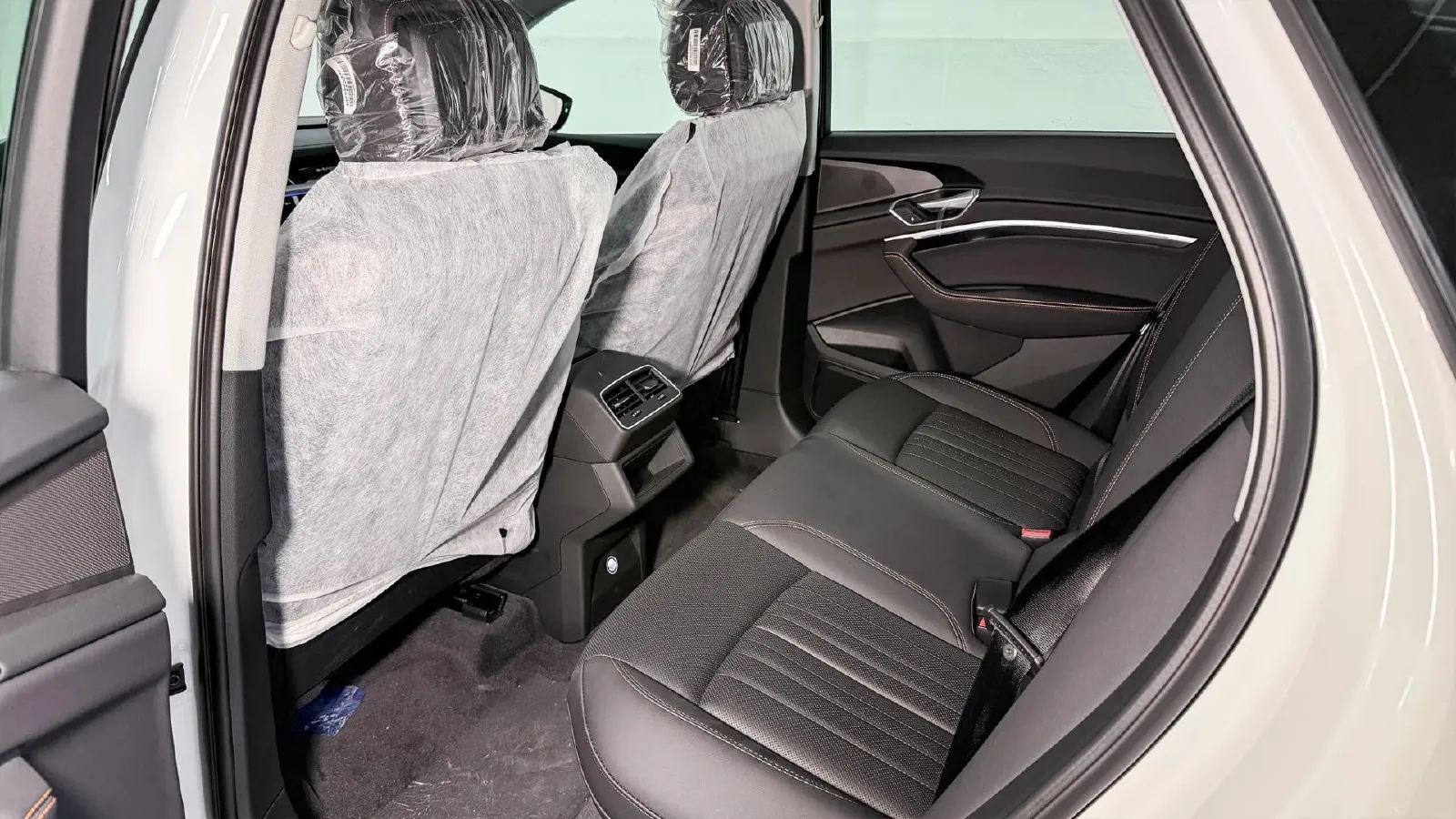 2021 Audi e-tron BEV 96.7KWH,autocango,china used car exporter,china ev exporter,chinese used car exporter,chinese used ev exporter