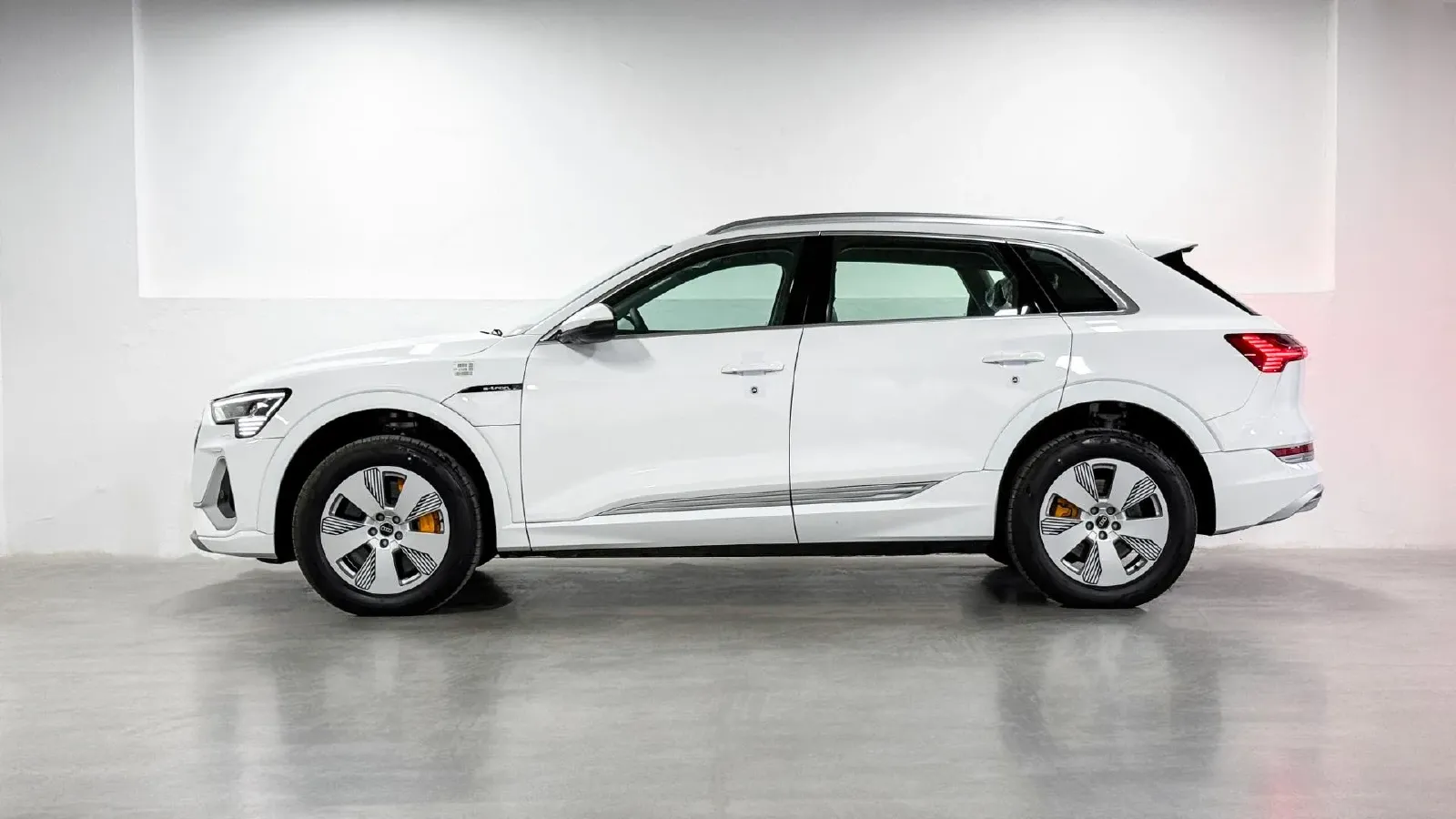 2021 Audi e-tron BEV 96.7KWH,autocango,china used car exporter,china ev exporter,chinese used car exporter,chinese used ev exporter