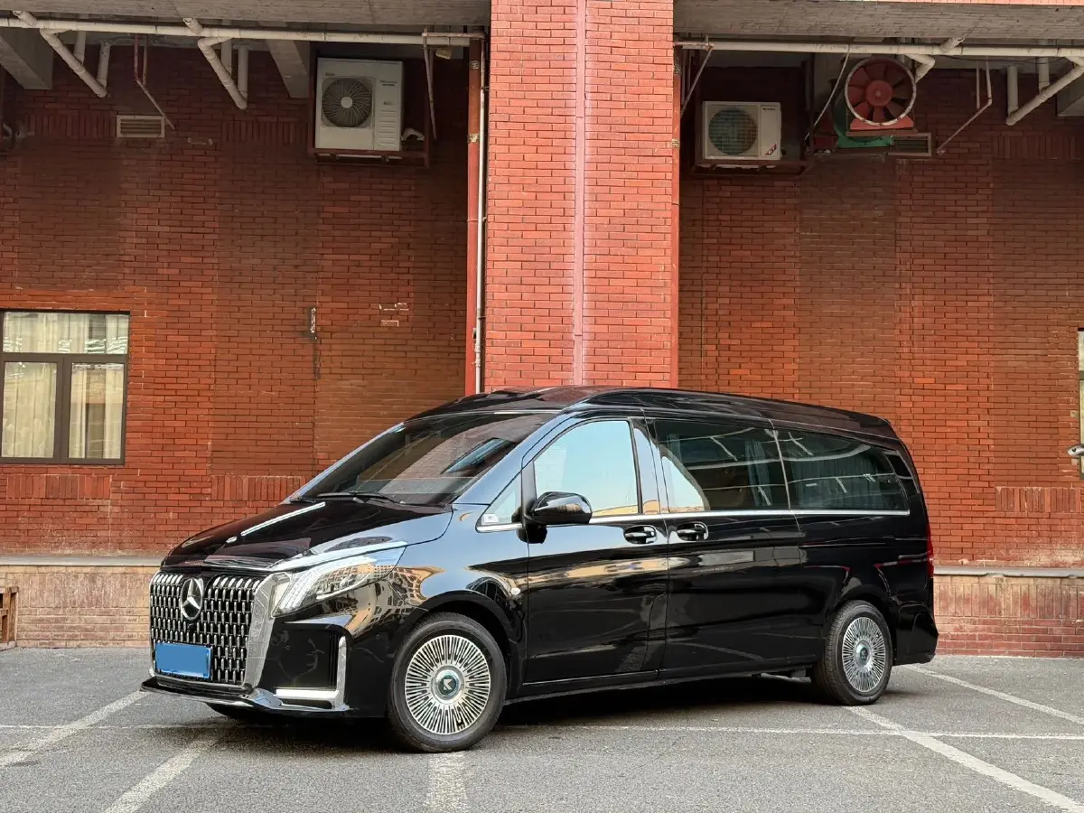 2023 Mercedes-Benz Vito 2.0T 211HP L4 9AT