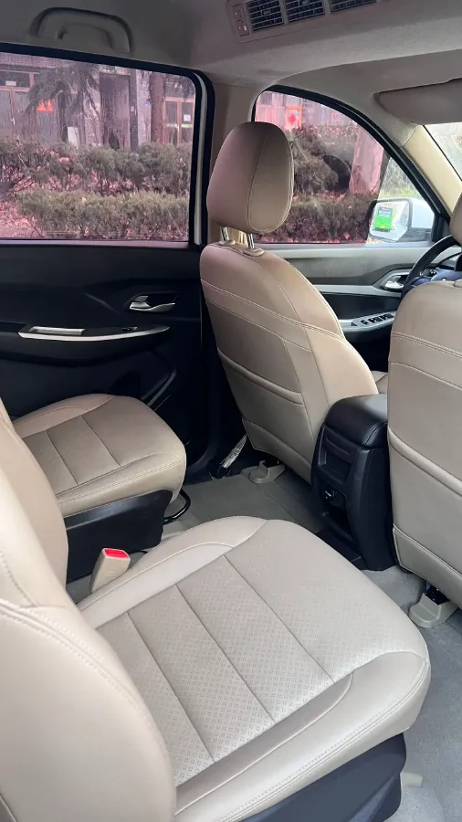 2019 WuLing HongGuang Plus 1.5T 147HP L4 6MT,autocango,china used car exporter,china ev exporter,chinese used car exporter,chinese used ev exporter