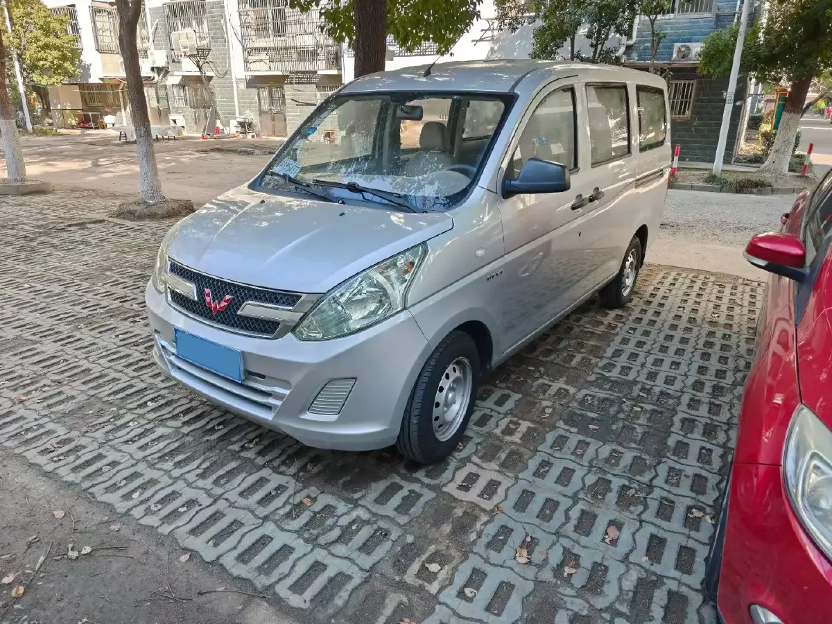 2016 WuLing RongGuang V 1.5L 112HP L4 5MT