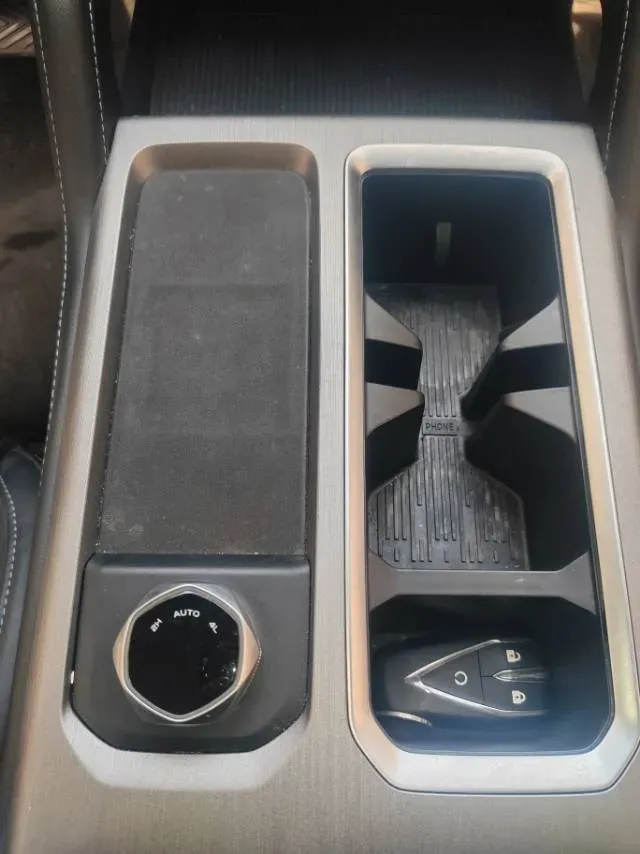 2024 ChangAn Hunter 2.0T 190HP L4 REEV 31.18KWH,autocango,china used car exporter,china ev exporter,chinese used car exporter,chinese used ev exporter