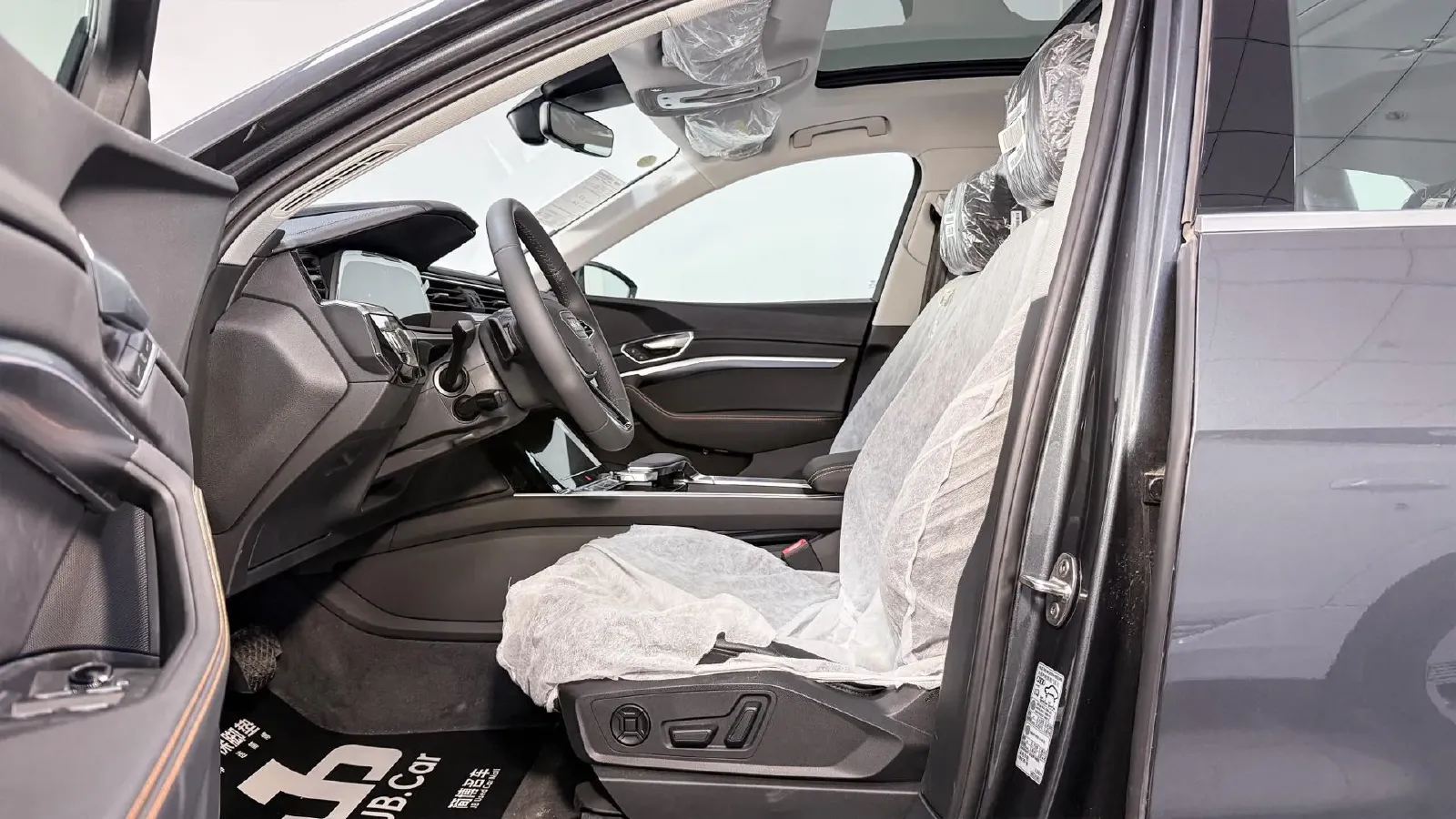 2021 Audi e-tron BEV 96.7KWH,autocango,china used car exporter,china ev exporter,chinese used car exporter,chinese used ev exporter