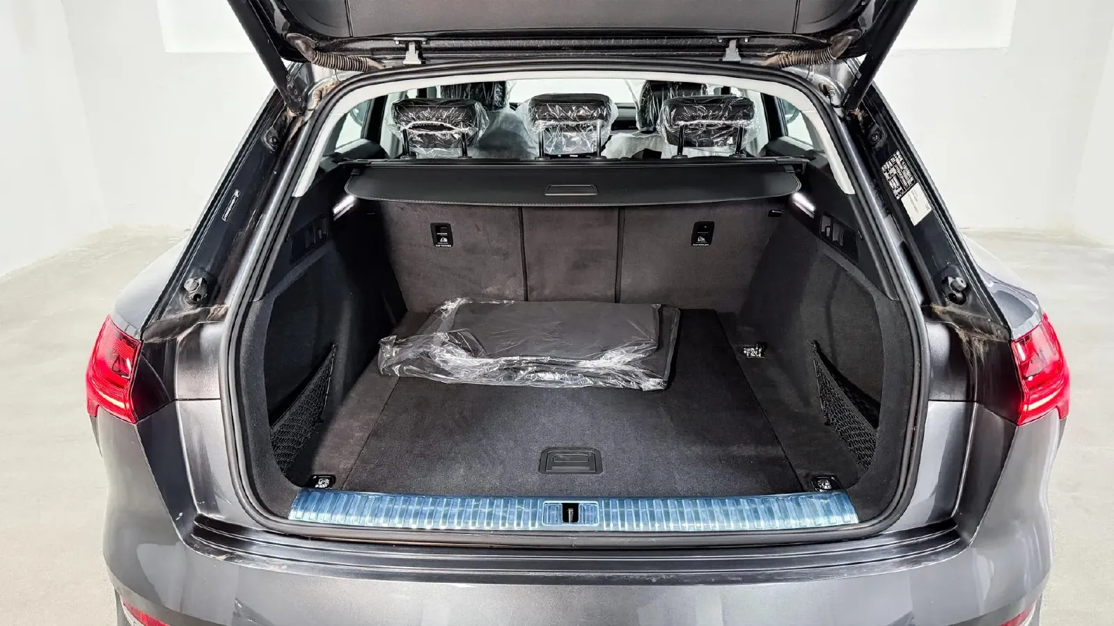 2021 Audi e-tron BEV 96.7KWH,autocango,china used car exporter,china ev exporter,chinese used car exporter,chinese used ev exporter