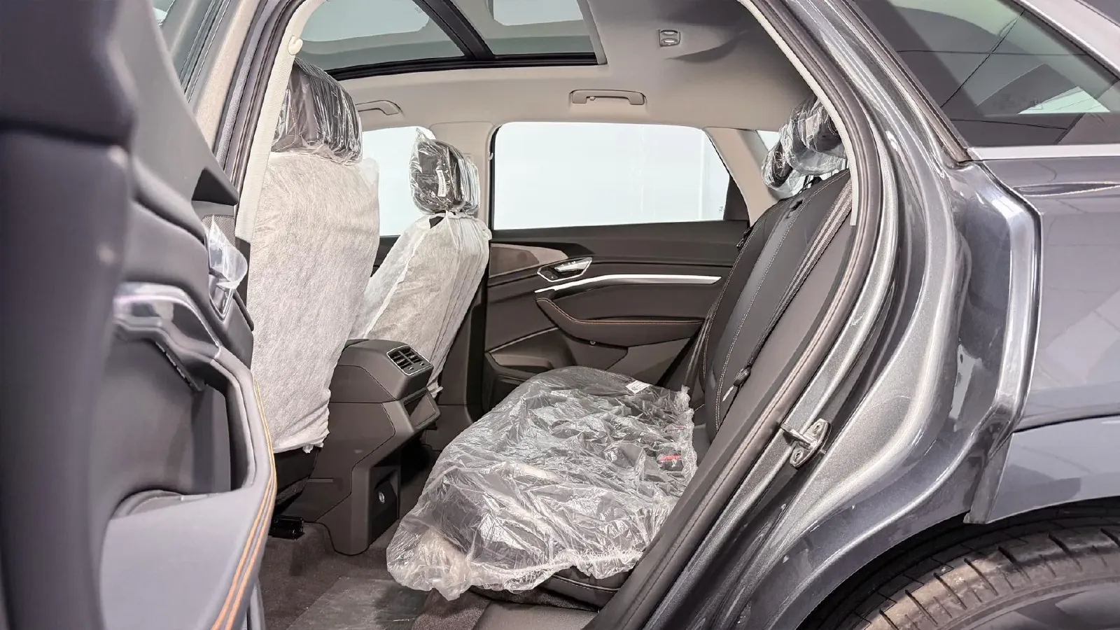 2021 Audi e-tron BEV 96.7KWH,autocango,china used car exporter,china ev exporter,chinese used car exporter,chinese used ev exporter