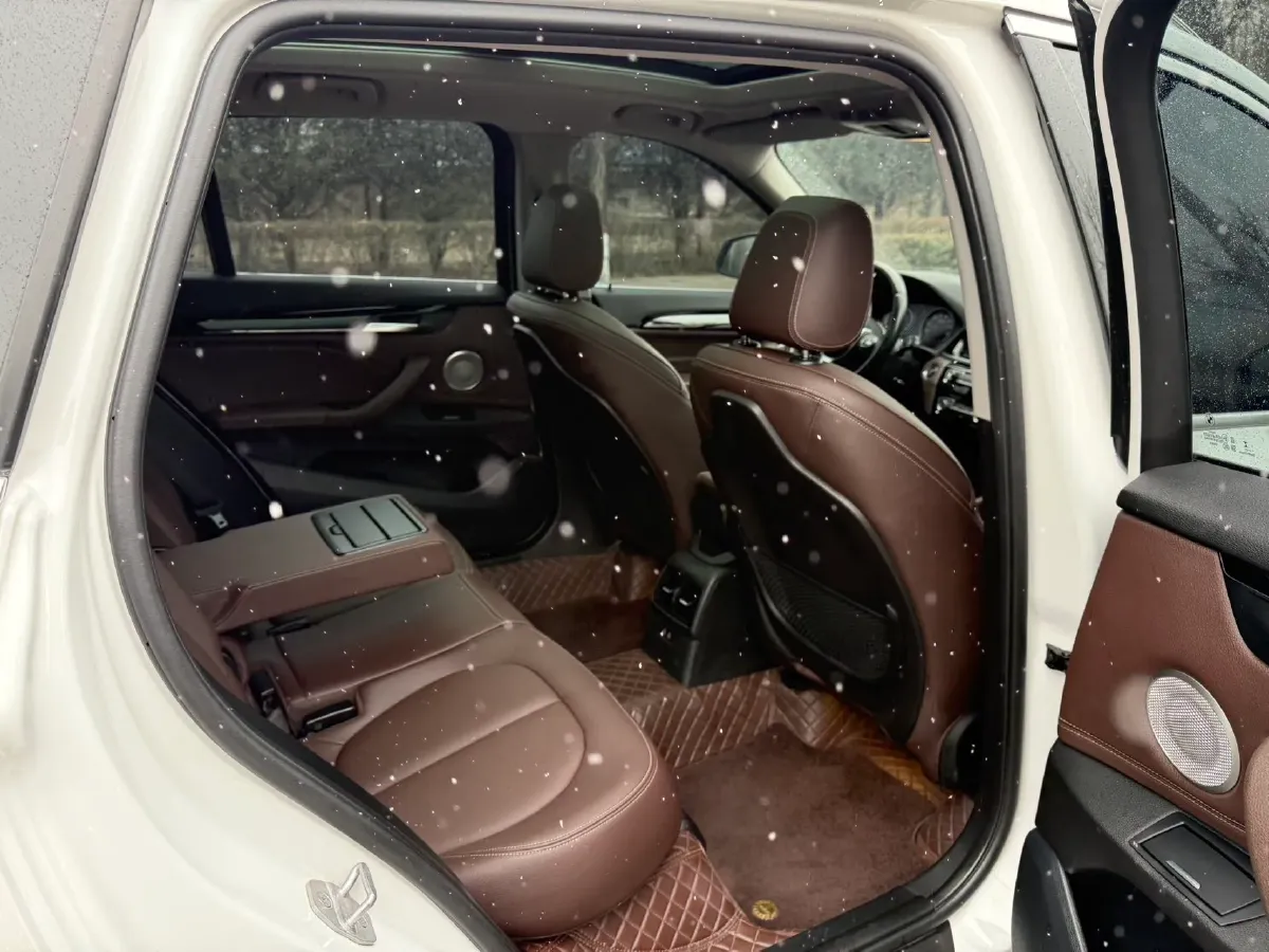 2022 BMW X1 2.0T 192HP L4 7DCT,autocango,china used car exporter,china ev exporter,chinese used car exporter,chinese used ev exporter