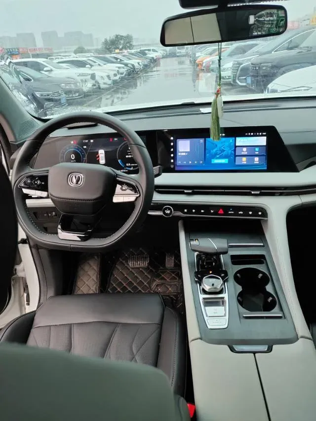 2025 ChangAn CS75 Plus 1.5T 192HP L4 8AT,autocango,china used car exporter,china ev exporter,chinese used car exporter,chinese used ev exporter