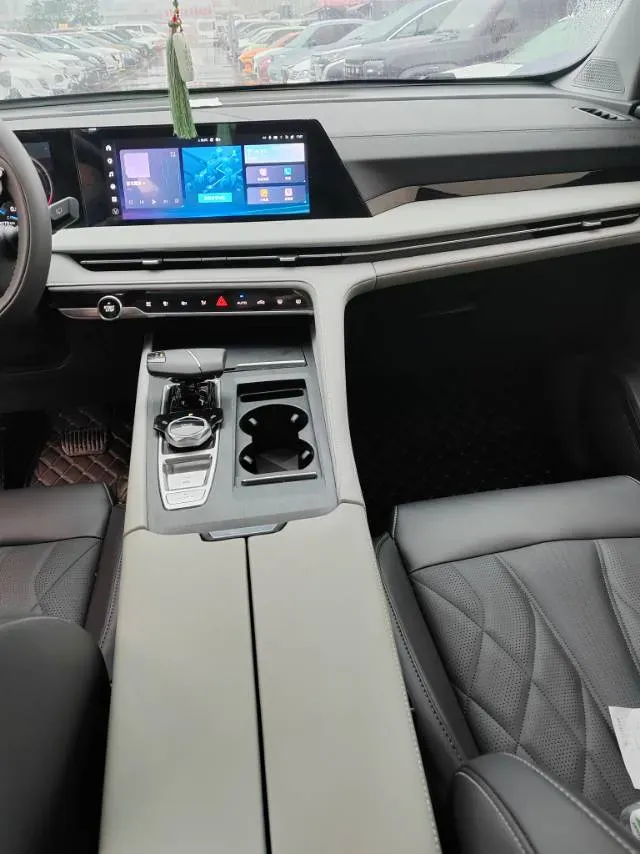 2025 ChangAn CS75 Plus 1.5T 192HP L4 8AT,autocango,china used car exporter,china ev exporter,chinese used car exporter,chinese used ev exporter