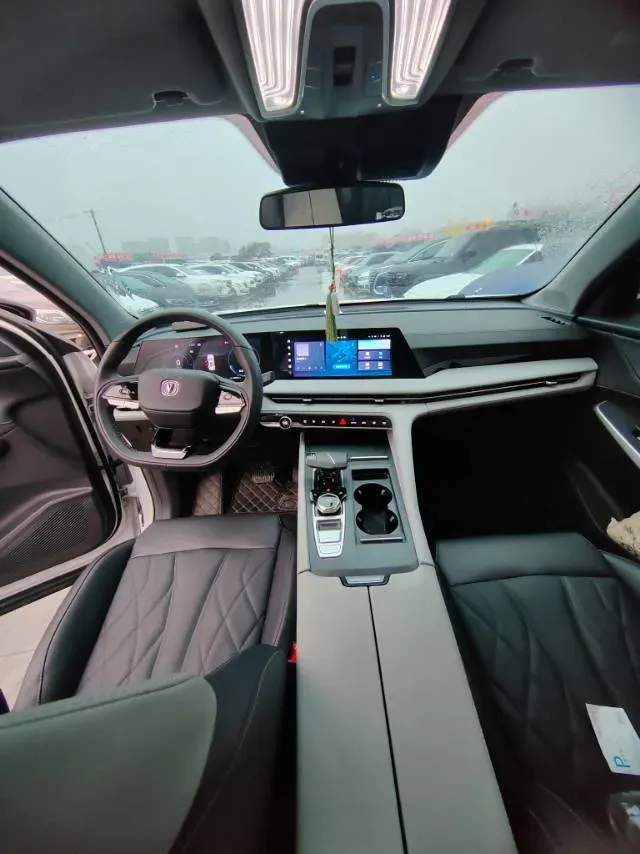 2025 ChangAn CS75 Plus 1.5T 192HP L4 8AT,autocango,china used car exporter,china ev exporter,chinese used car exporter,chinese used ev exporter