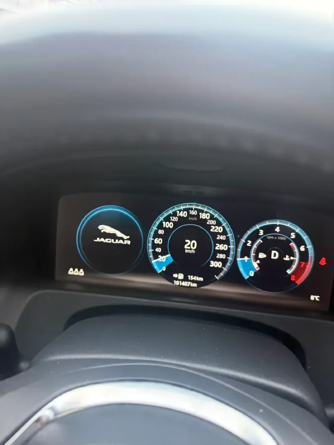 2020 Jaguar XFL 2.0T 200HP L4 8AT,autocango,china used car exporter,china ev exporter,chinese used car exporter,chinese used ev exporter