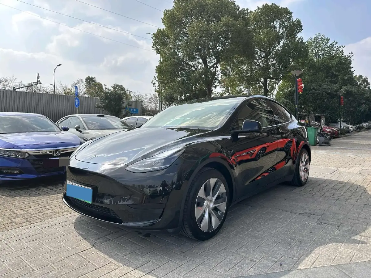 2022 Tesla Model Y BEV 60KWH