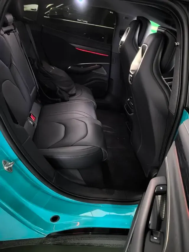 2024 MI SU7 BEV 73.6KWH,autocango,china used car exporter,china ev exporter,chinese used car exporter,chinese used ev exporter