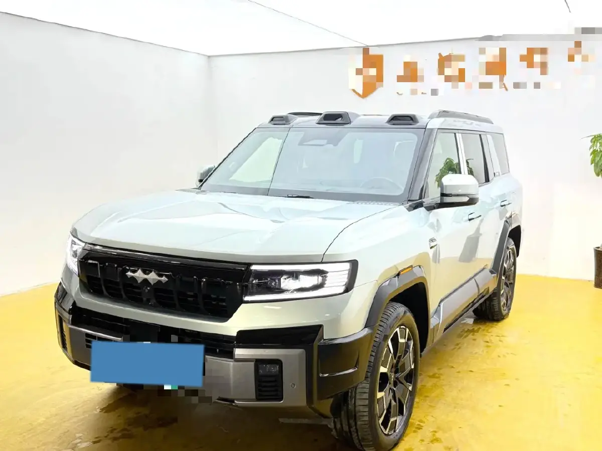 2025 FangChengBao Bao 8 2.0T 245HP L4 E-CVT PHEV 36.8KWH